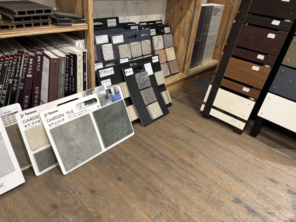 タクミテーブルnakagawa baseにあるタイルのサンプル。